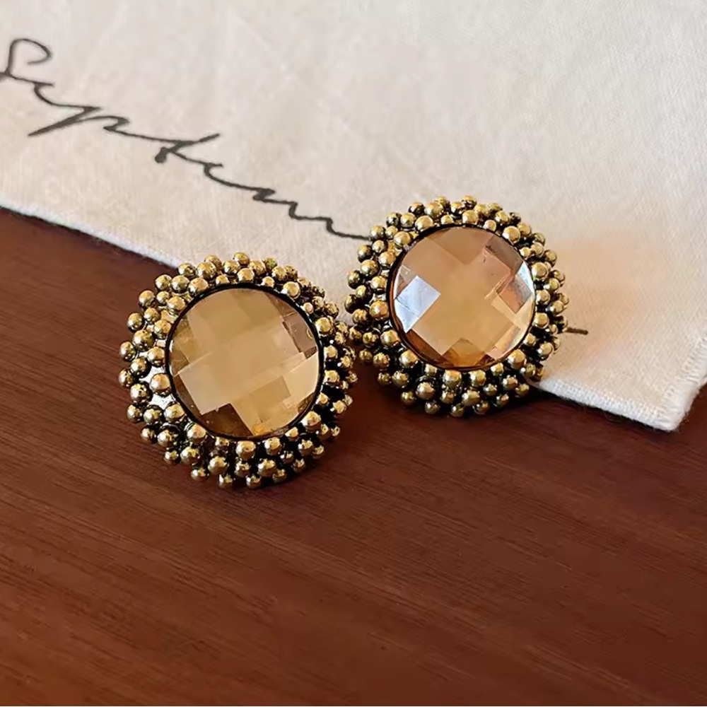Vintage Bronze Rhinestone Flower Stud Earrings Classic Elegant Jewelry - Picture 2 of 3